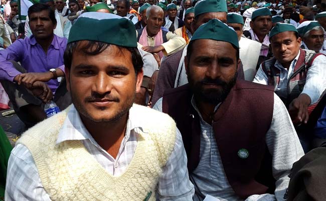 Thousands of Farmers Have Come to Delhi Today to Protest Land Bill