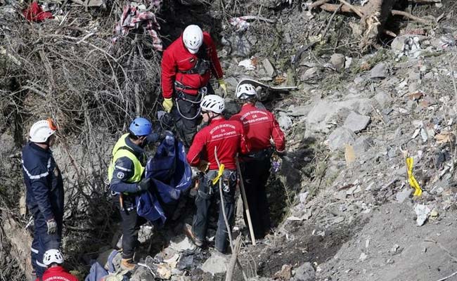 Searchers Build Roadway to Remote France Air Crash Site