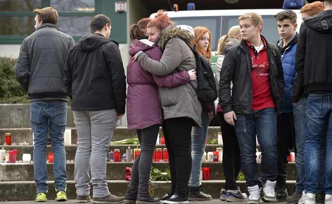 German Students, Teachers Weep for Classmates on Crashed Germanwings Plane