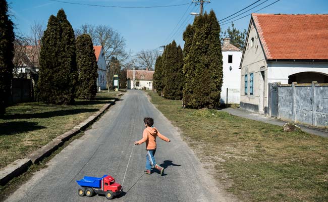 For Rent: A Hungarian Village, and a Mayoral Title