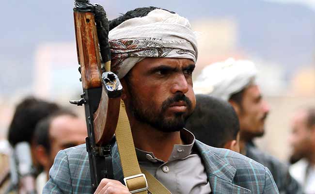 Saudi Pounds Yemen Rebel Camps, Arab Allies Gather