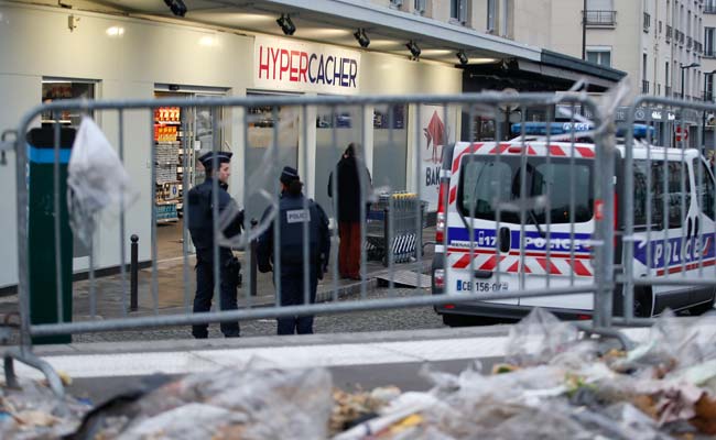 Jewish Supermarket in Paris Attacked By Jihadist Re-Opens