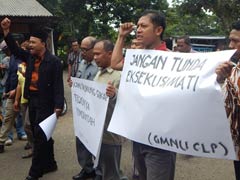 Indonesia Threatens Australia With 'Tsunami' of Asylum-Seekers