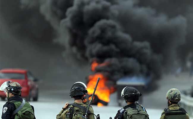 Israel Troops Fire at West Bank Protesters, One Wounded