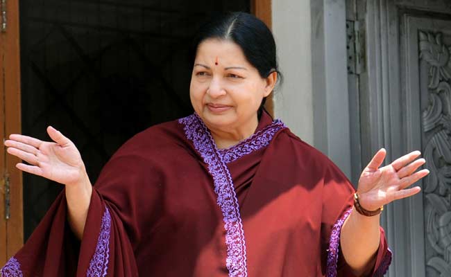 Jayalalithaa Hands Over Appointment Orders to Candidates