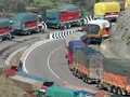जम्मू-श्रीनगर राजमार्ग पर एकतरफा यातायात बहाल, भूस्खलन की वजह से चार दिनों से बंद था