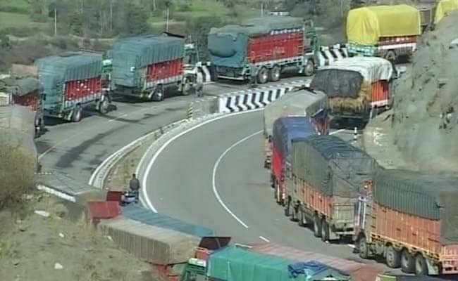 Traffic Restored On Jammu-Srinagar National Highway Traffic Restored On Jammu-Srinagar National Highway