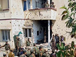 Terrorists Who Entered J&K Police Station Dressed as Armymen Killed After 6-Hour Gunbattle Terrorists Who Entered J&K Police Station Dressed as Armymen Killed After 6-Hour Gunbattle