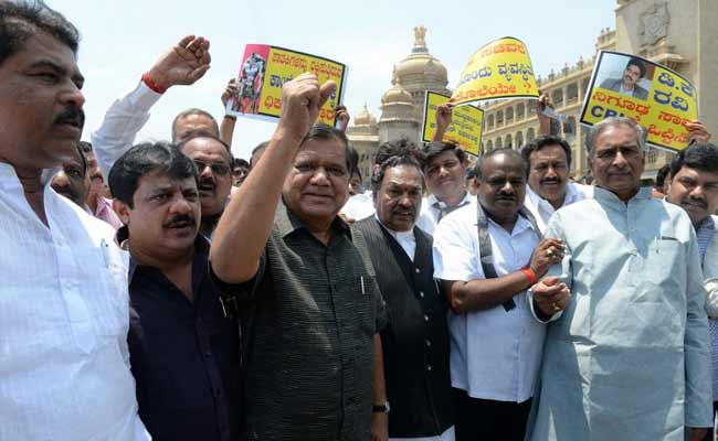 Karnataka IAS Officer DK Ravi's Death: Protests Continue for Sixth Day