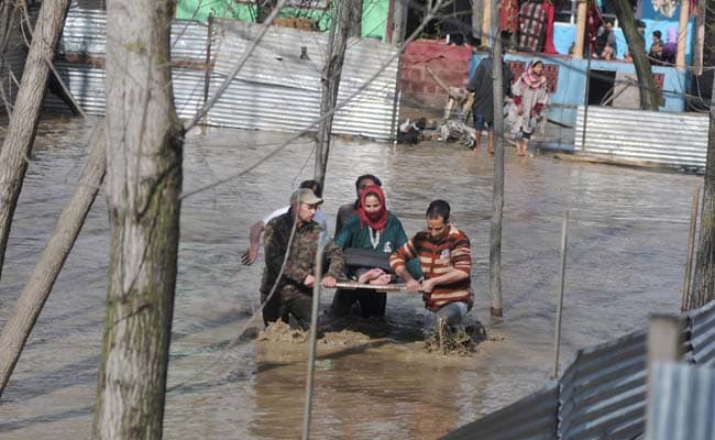 Schools in Kashmir Re-Open After 4 Days