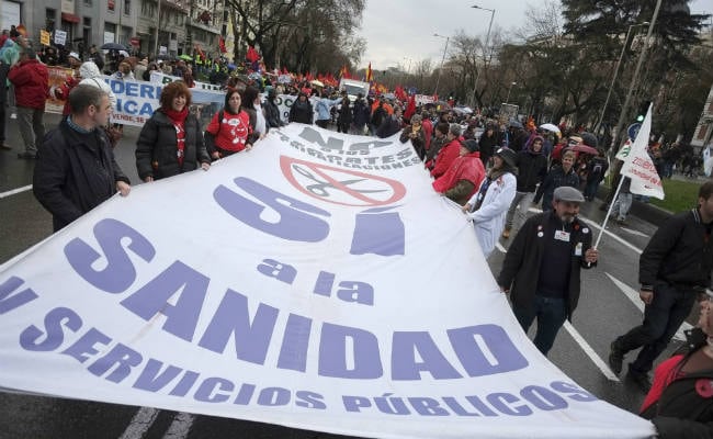 Thousands Flock to Anti-Austerity 'Dignity March' in Madrid