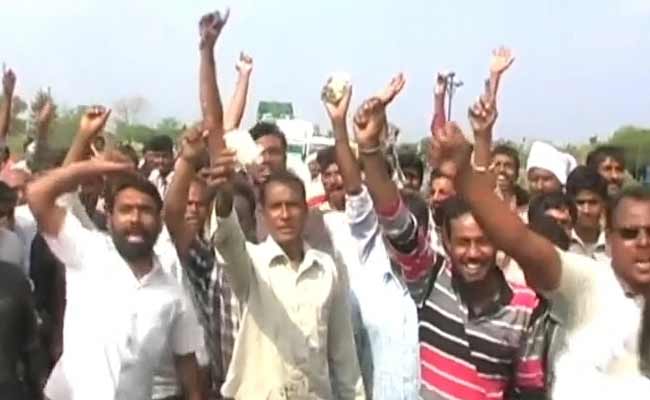 Maharashtra Farmers Hit By Unseasonal Rains, Government Promises Financial Aid