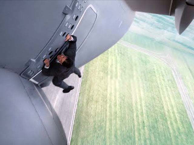 Tom Cruise's <i>New Mission: Impossible</i> - Hang Off Airborne Plane