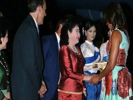 US First Lady Meets Cambodian Students in Girls' Education Push US First Lady Meets Cambodian Students in Girls' Education Push