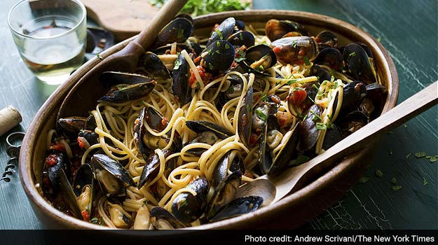 A Simple Recipe for Pasta With Mussels
