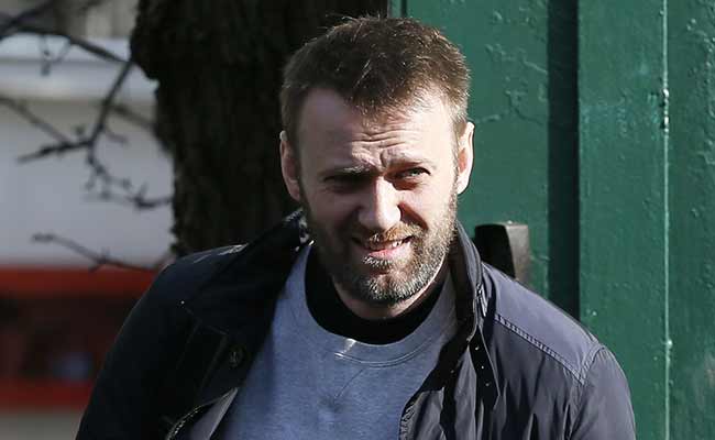 Kremlin Critic Alexei Navalny, Out of Jail, Vows to Fight On