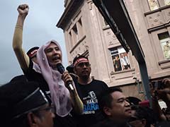 Malaysian Police Free Opposition Leader Anwar Ibrahim's Daughter on Bail