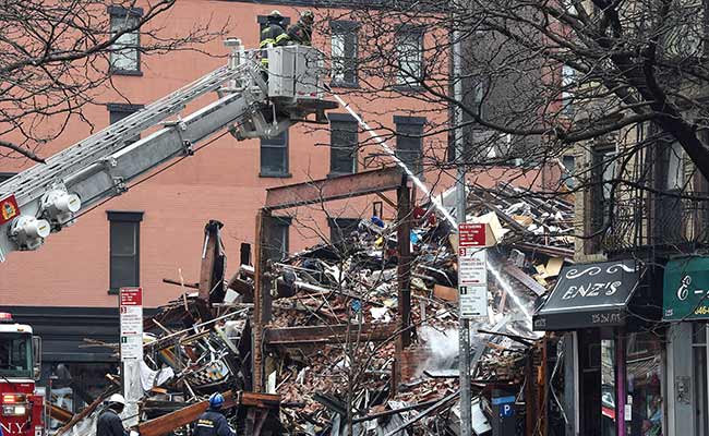 2 Missing, 25 Hurt After New York Building Collapse