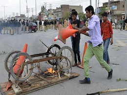 14 Dead in Taliban Attack Near Churches in Lahore; Angry Mob Lynches 2 Suspected Terrorists 14 Dead in Taliban Attack Near Churches in Lahore; Angry Mob Lynches 2 Suspected Terrorists