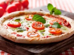 Italy Offers Neapolitan Pizza for UNESCO Heritage Menu Italy Offers Neapolitan Pizza for UNESCO Heritage Menu
