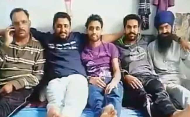Photo of Criminals From Inside Punjab Jail Uploaded on Facebook, Leaves State Government Red-Faced