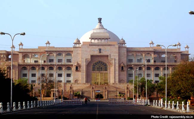 विधायकों का रिपोर्ट कार्ड: वसुंधरा, पायलट समेत इन 10 विधायकों ने 5 साल में सदन में नहीं पूछा एक भी सवाल विधायकों का रिपोर्ट कार्ड: वसुंधरा, पायलट समेत इन 10 विधायकों ने 5 साल में सदन में नहीं पूछा एक भी सवाल