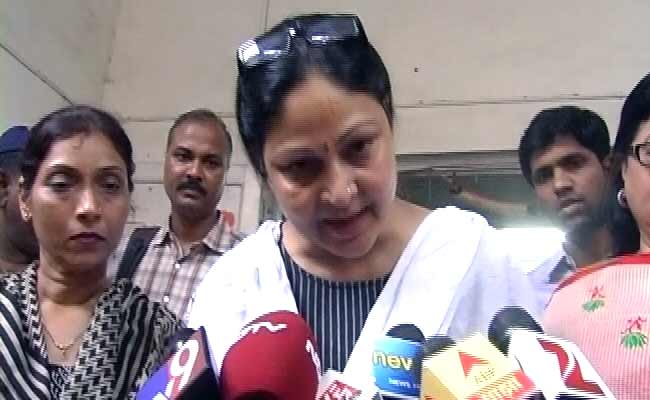 Actor Rati Agnihotri Files Domestic Violence Case Against Husband