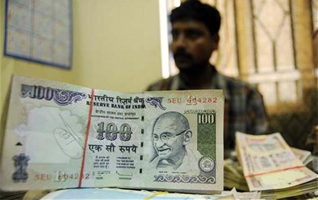 Rupee May Weaken Further on China Currency Depreciation: Citigroup