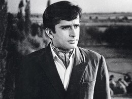 Shashi Kapoor Gets Dadasaheb Phalke Award, His First Reaction Was 'Me?' Shashi Kapoor Gets Dadasaheb Phalke Award, His First Reaction Was 'Me?'