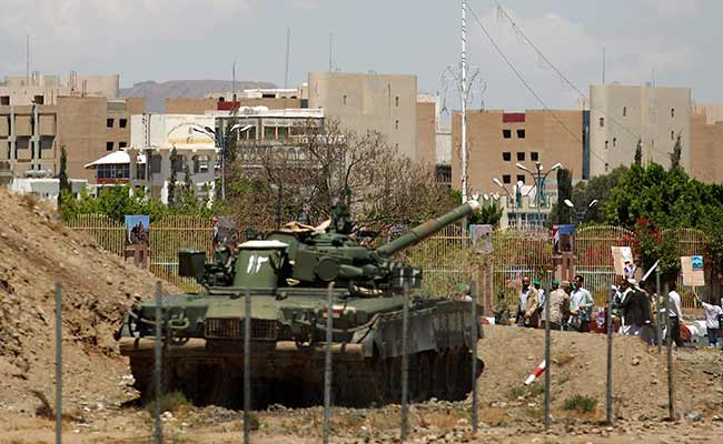 Air Raid Targets Yemen Presidential Complex in Aden