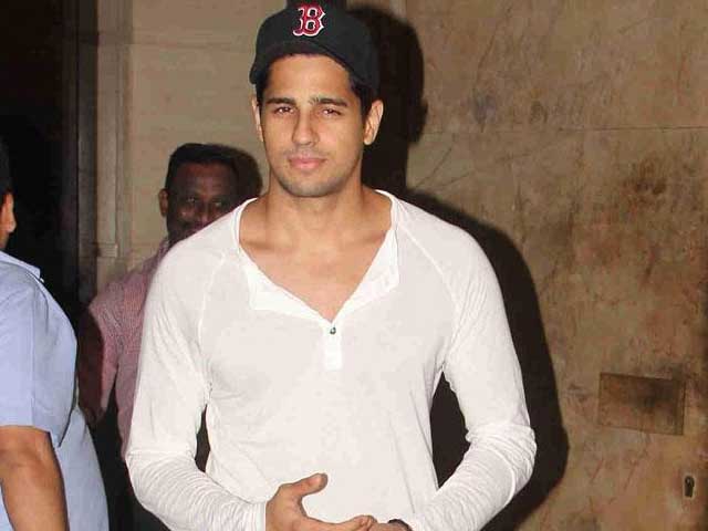 Sidharth Malhotra Gives a Sneak Peek From His Holiday Sojourn