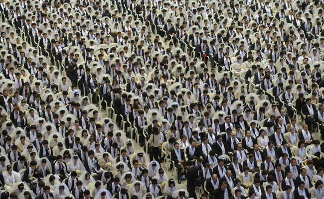 3,800 Unification Church Couples Wed in Mass Ceremony in South Korea
