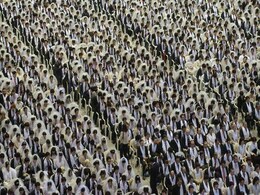 3,800 Unification Church Couples Wed in Mass Ceremony in South Korea 3,800 Unification Church Couples Wed in Mass Ceremony in South Korea