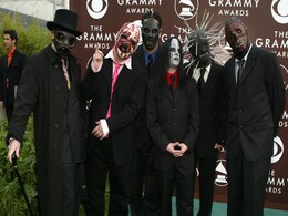 Heavy Metal Band Slipknot's Guitarist Stabbed by Brother Heavy Metal Band Slipknot's Guitarist Stabbed by Brother