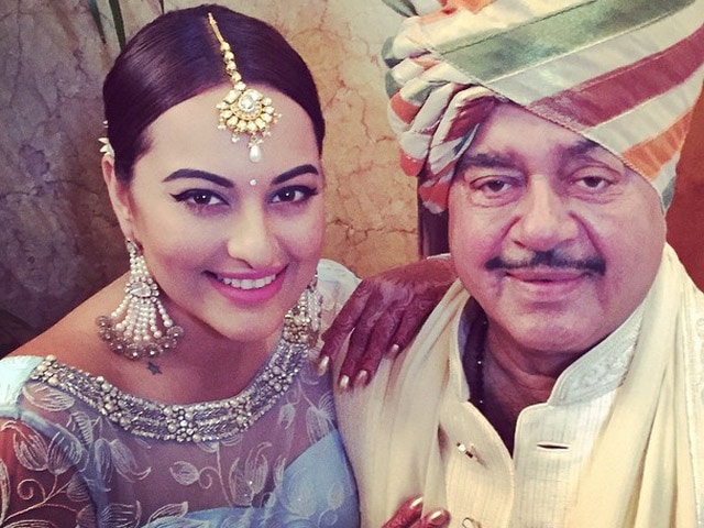 Sonakshi Sinha To Co Star With Father Shatrughan In Next Murugadoss Film