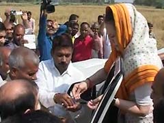 Sonia Gandhi Visits Raebareli, Amethi, Meets Farmers