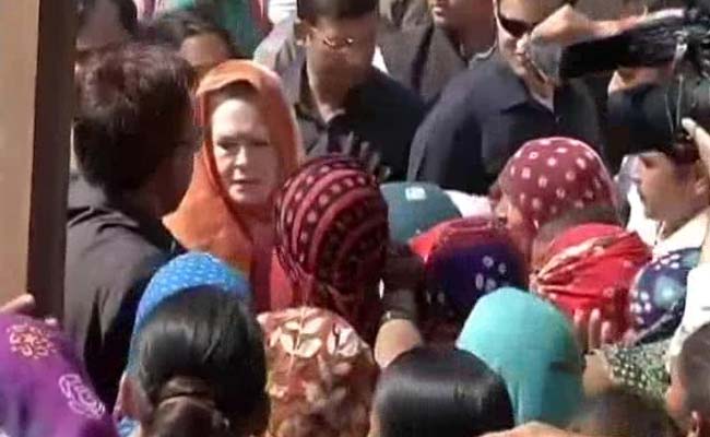 Congress President Sonia Gandhi Seeks Compensation for Farmers Hit by Unseasonal Rains