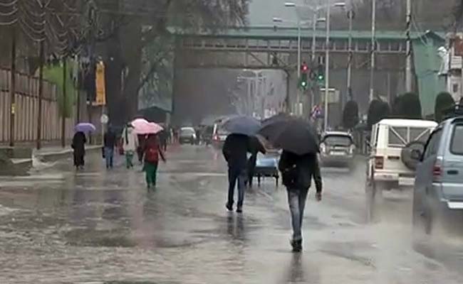 Mughal Road in Jammu & Kashmir Closed After Rain, Landslides