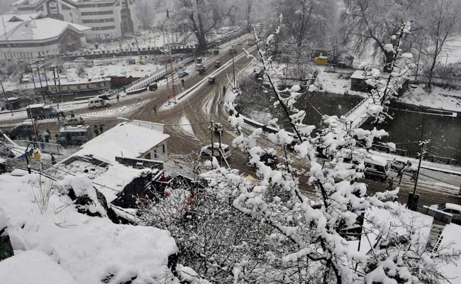 Jammu-Srinagar National Highway Reopens for One-Way Traffic