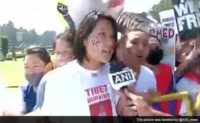 Marking Tibetan Uprising Day, Activists Protest Outside Chinese Embassy