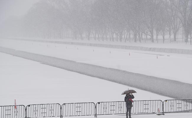 1 Dead, Thousands Without Power After US Pacific Northwest Storms