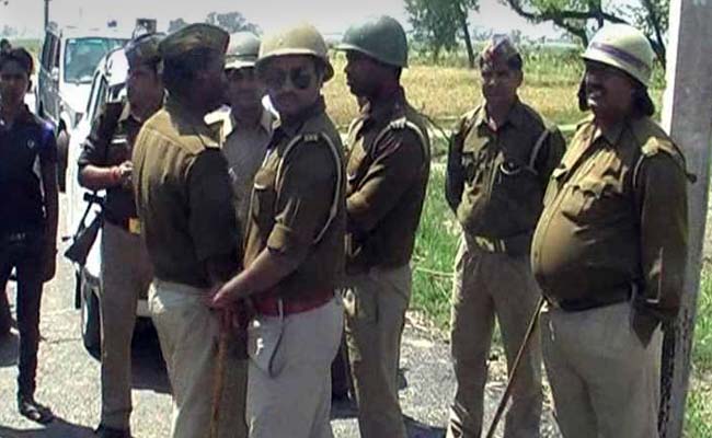 UP : पुलिस कस्टडी से भागने की कोशिश कर रहे अपराधी की पुलिस फायरिंग में मौत