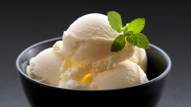 Factory में कैसे तैयार की जाती है Vanilla Ice Cream? यहां देखें वीडियो