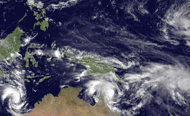 Flooding in Vanuatu as Cyclone Pam Hits Maximum Strength