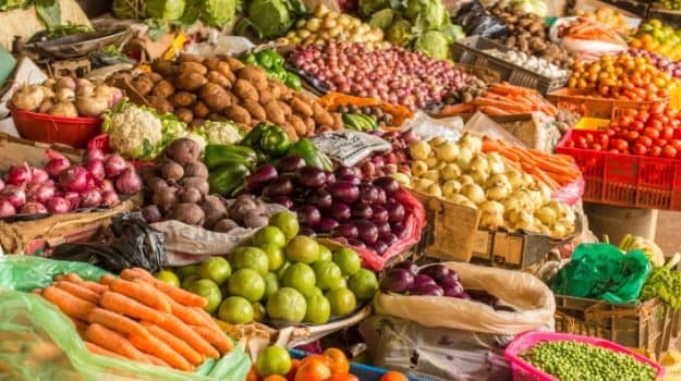 Unseasonal Rain Drives up Prices of Veggies in Delhi