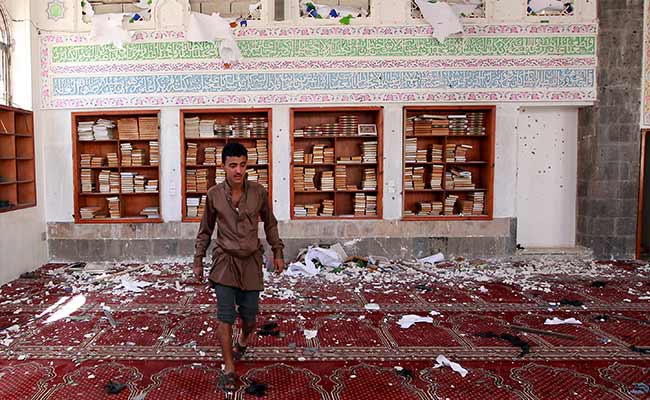 Over 142 Dead in Yemen Mosque Bombings Claimed by Islamic State