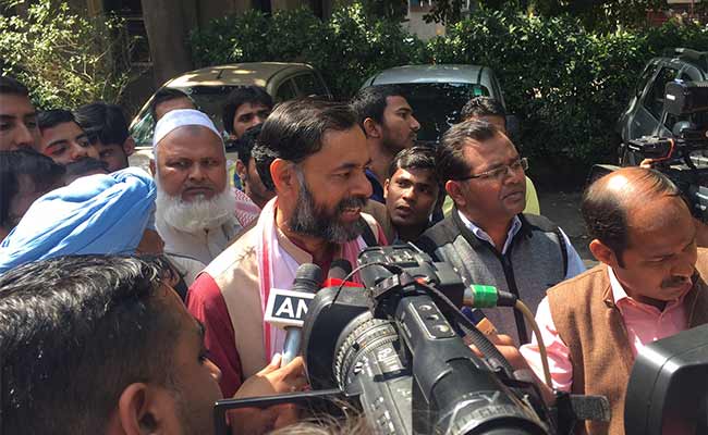 Now, a Signature Campaign in AAP Against Yogendra Yadav, Prashant Bhushan