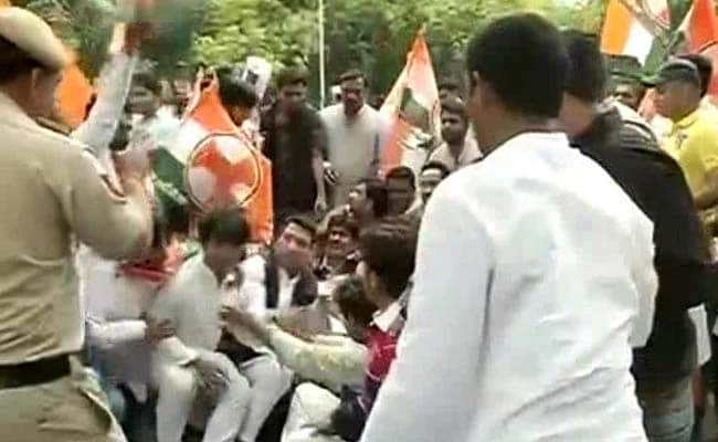 Youth Congress Protests Outside Home Minister Rajnath's Singh Residence