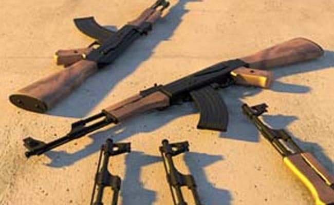 Policeman Decamps With 4 AK 47 Assault Rifles In Kashmir
