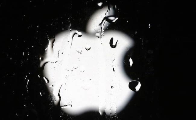 "Apple Pushed Me Towards Homosexuality": Russian Man Sues Tech Giant